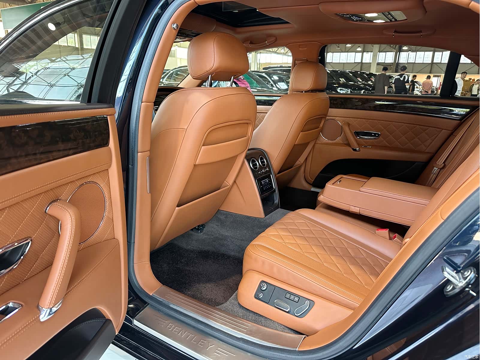Bentley Flying Spur, 2018 14