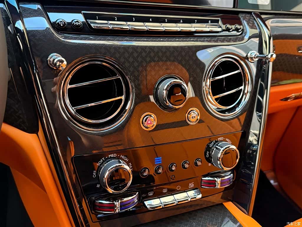 Rolls-Royce Cullinan, 2025 10