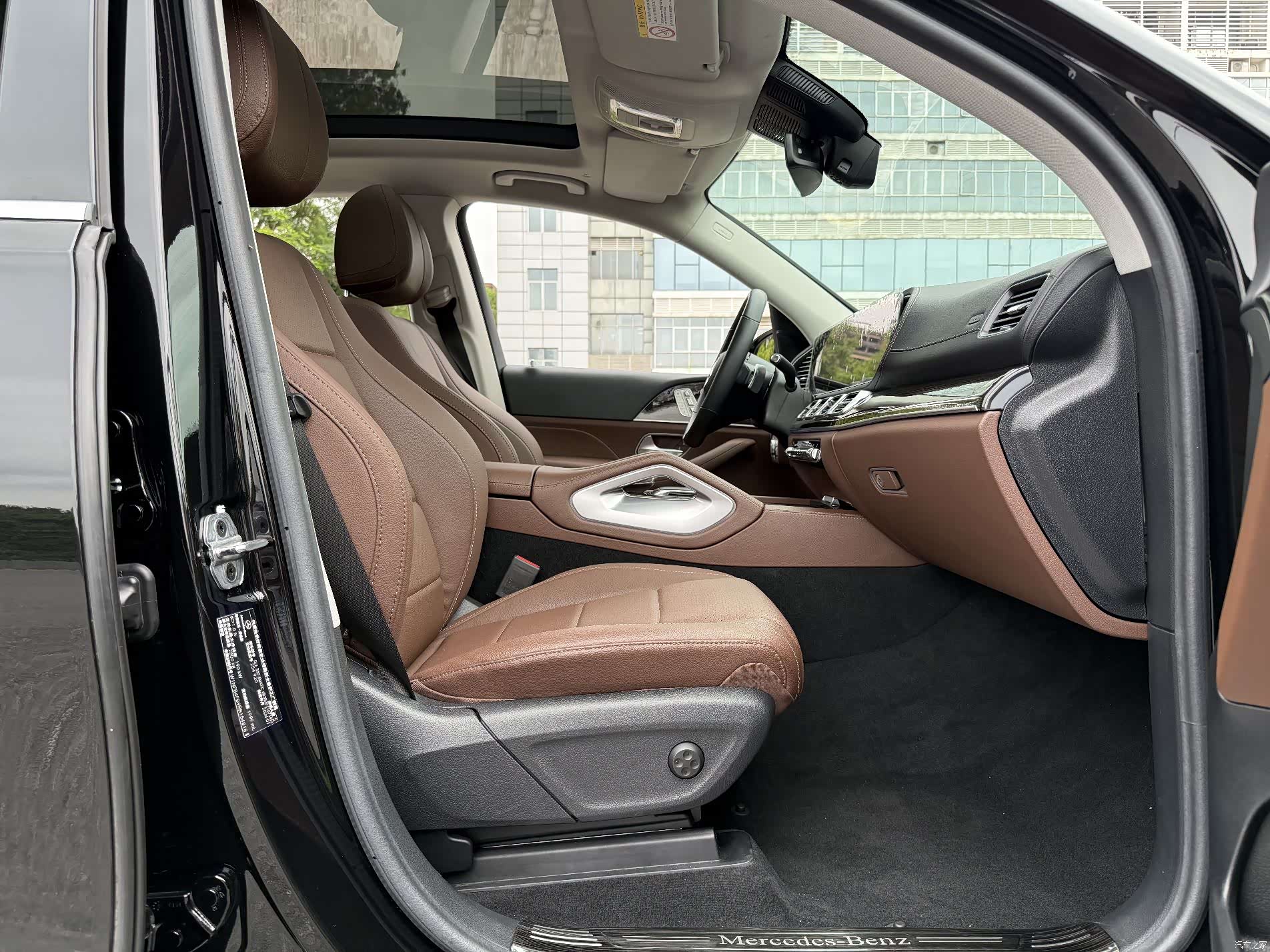 Mercedes-Benz GLE, 2024 16