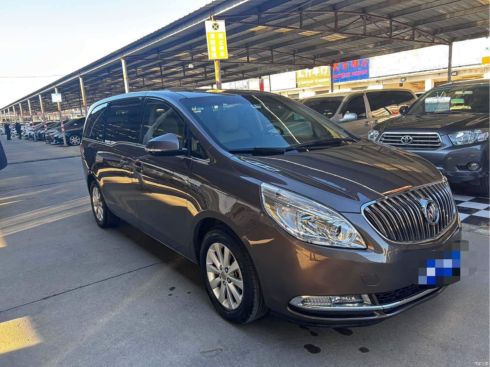 Buick GL8, 2015 3
