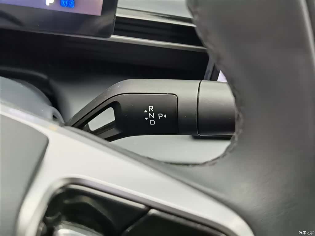 Geely Galaxy E5, 2025 13