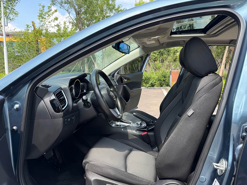 Mazda 3 Angkesaila