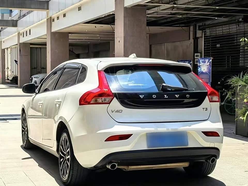 Volvo V40