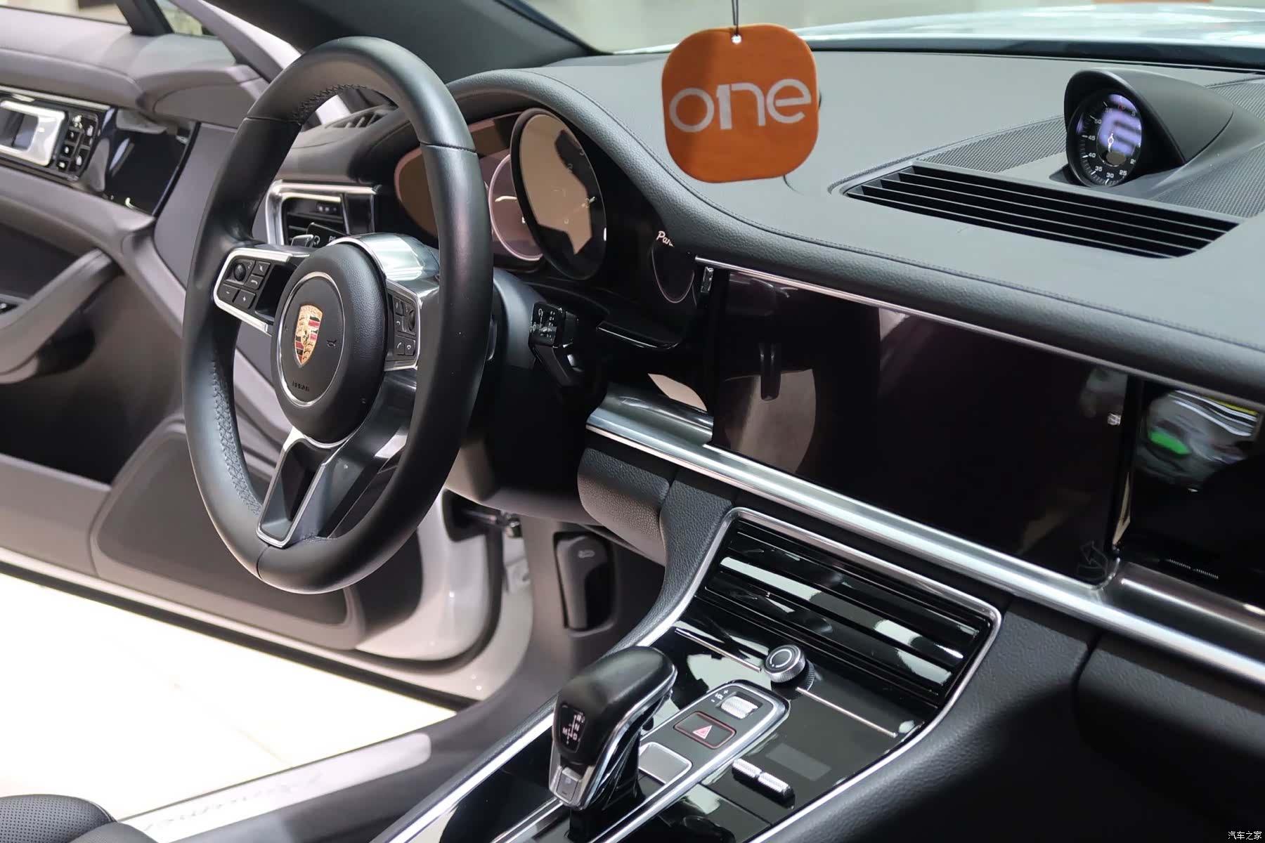 Porsche Panamera, 2019 10