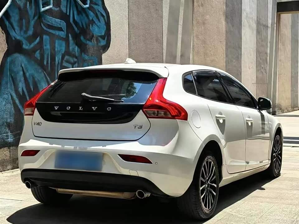 Volvo V40
