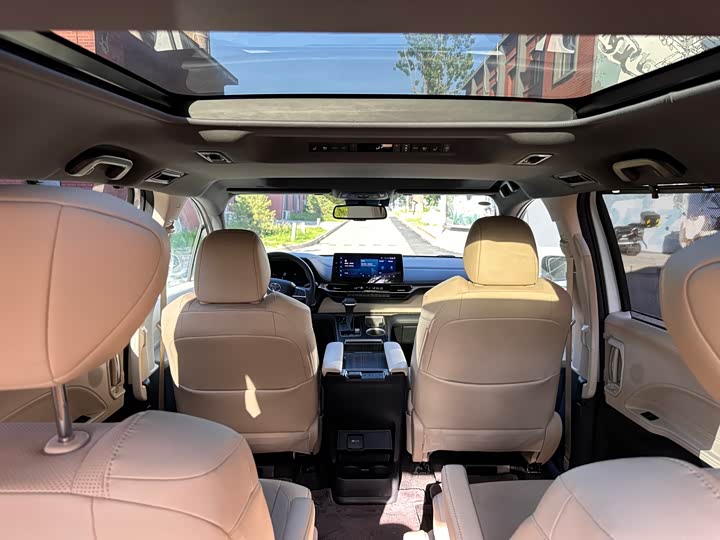 Toyota Sienna, 2022 года фото 14