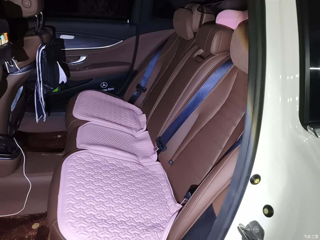 Mercedes-Benz E-Class, 2022 18