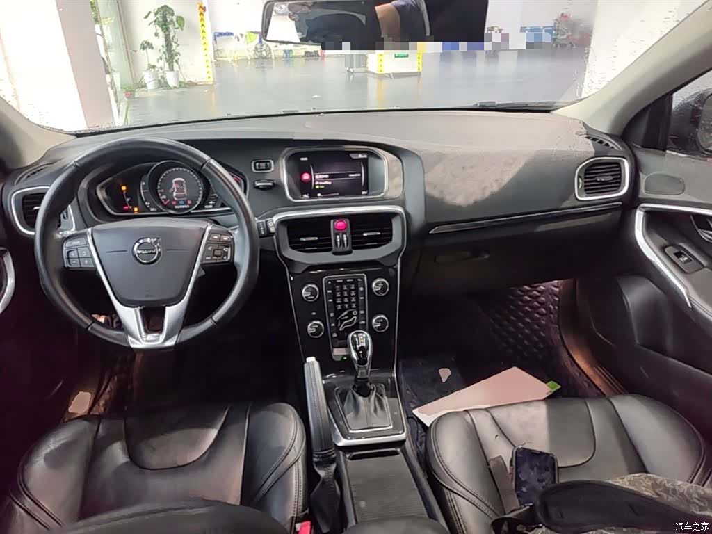 Volvo V40, 2019 10
