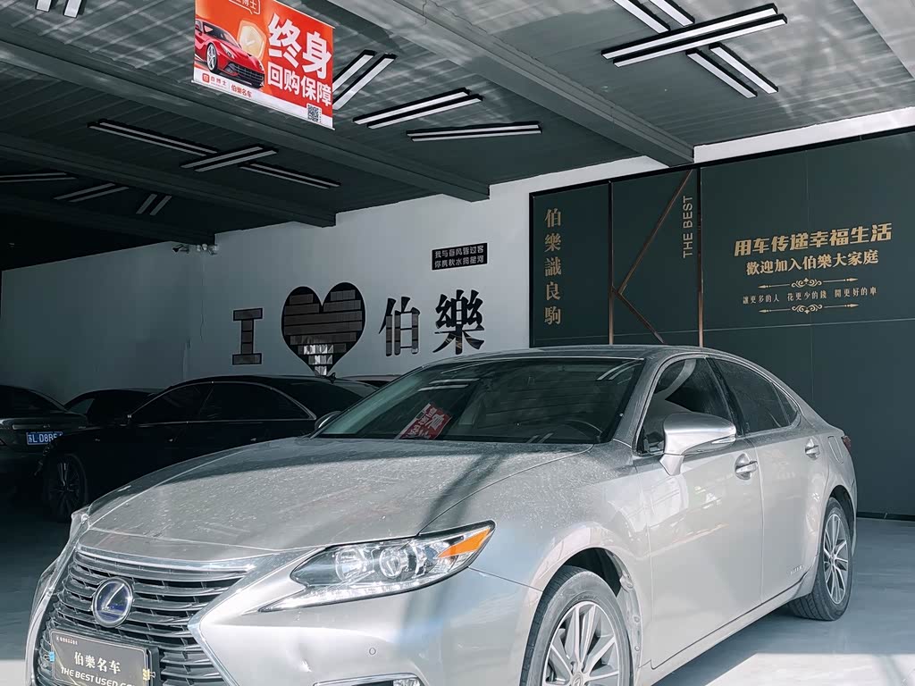 Lexus ES