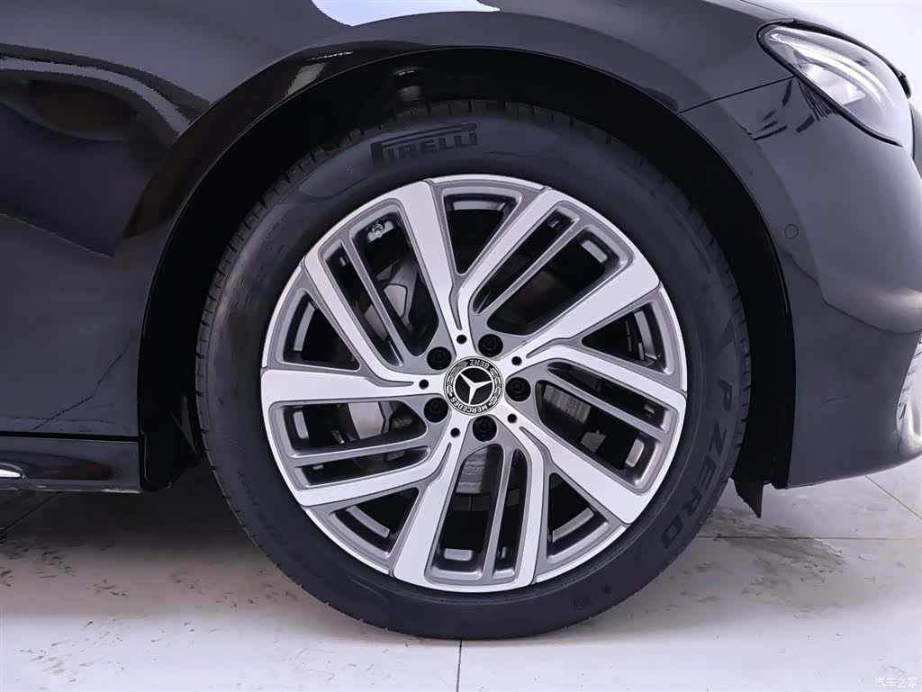 Mercedes-Benz E-Class, 2024 6