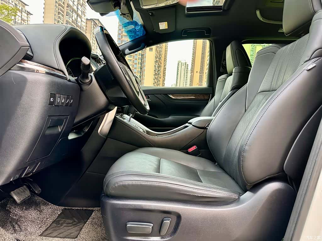 Toyota Vellfire, 2019 8