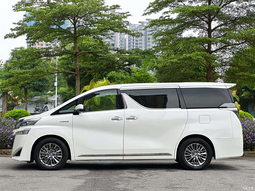Toyota Vellfire, 2019 4