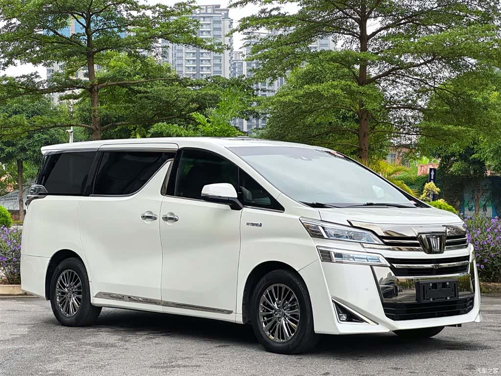 Toyota Vellfire, 2019 3