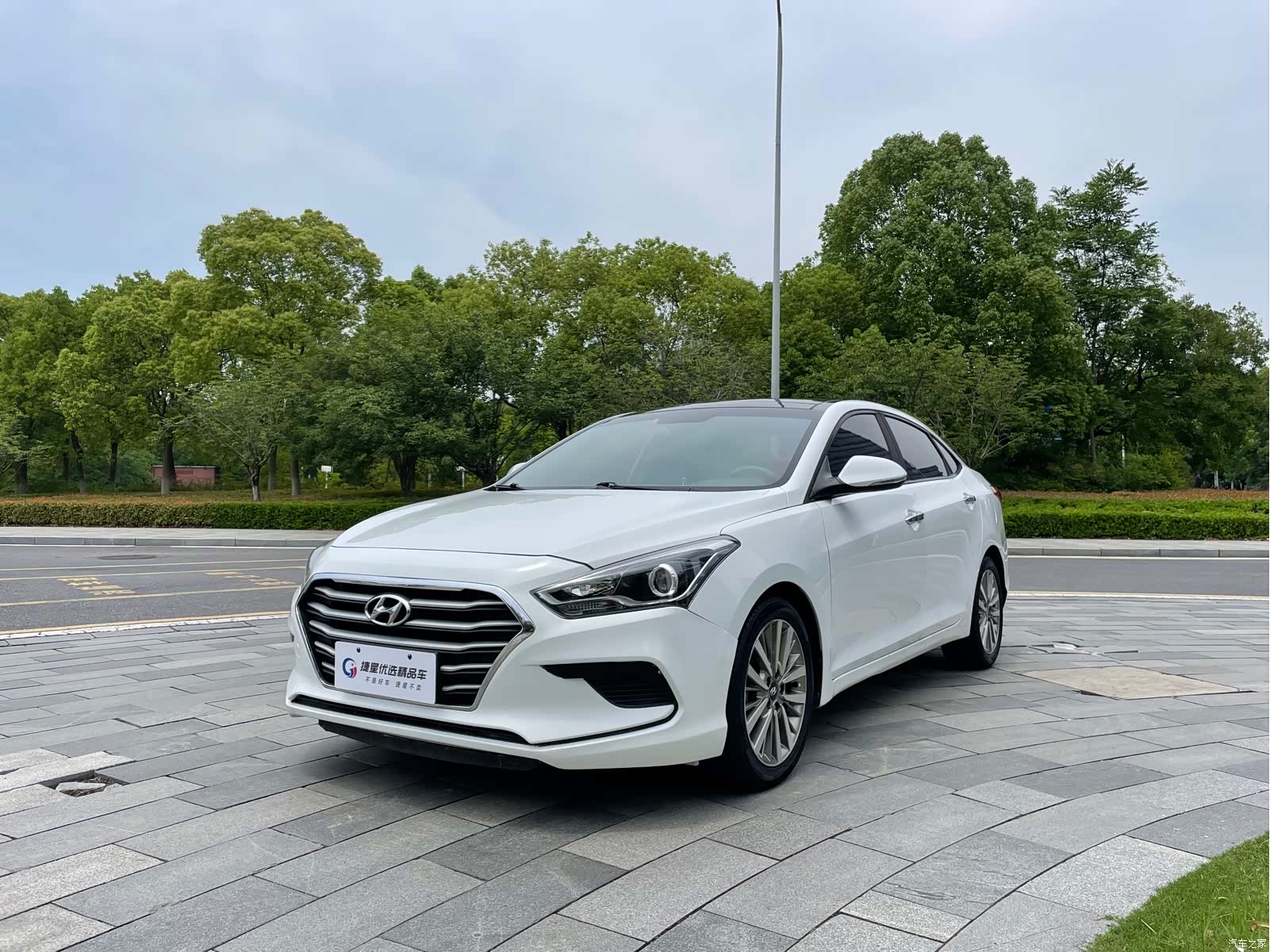 Hyundai GLS, 2017 1