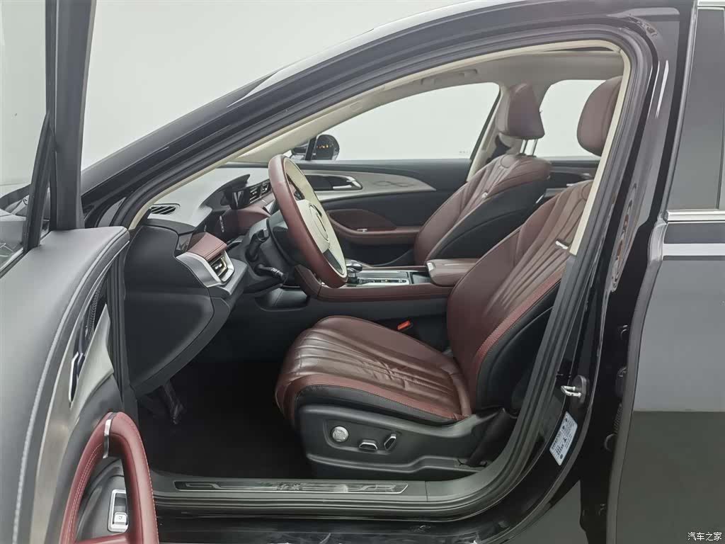Hongqi H5, 2023 10