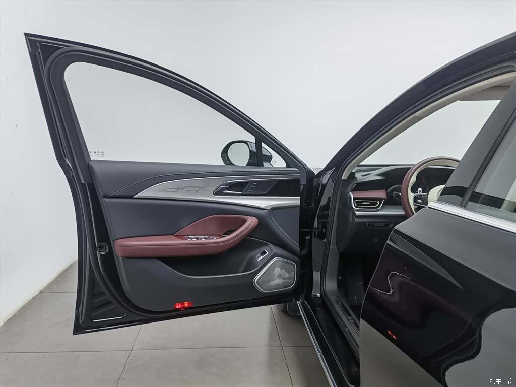 Hongqi H5, 2023 8