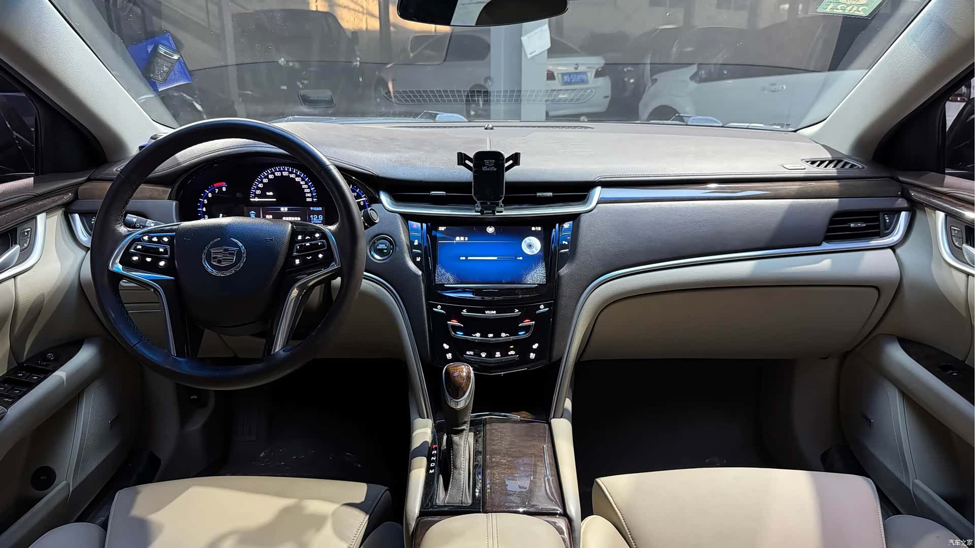 Cadillac XTS, 2016 все фото