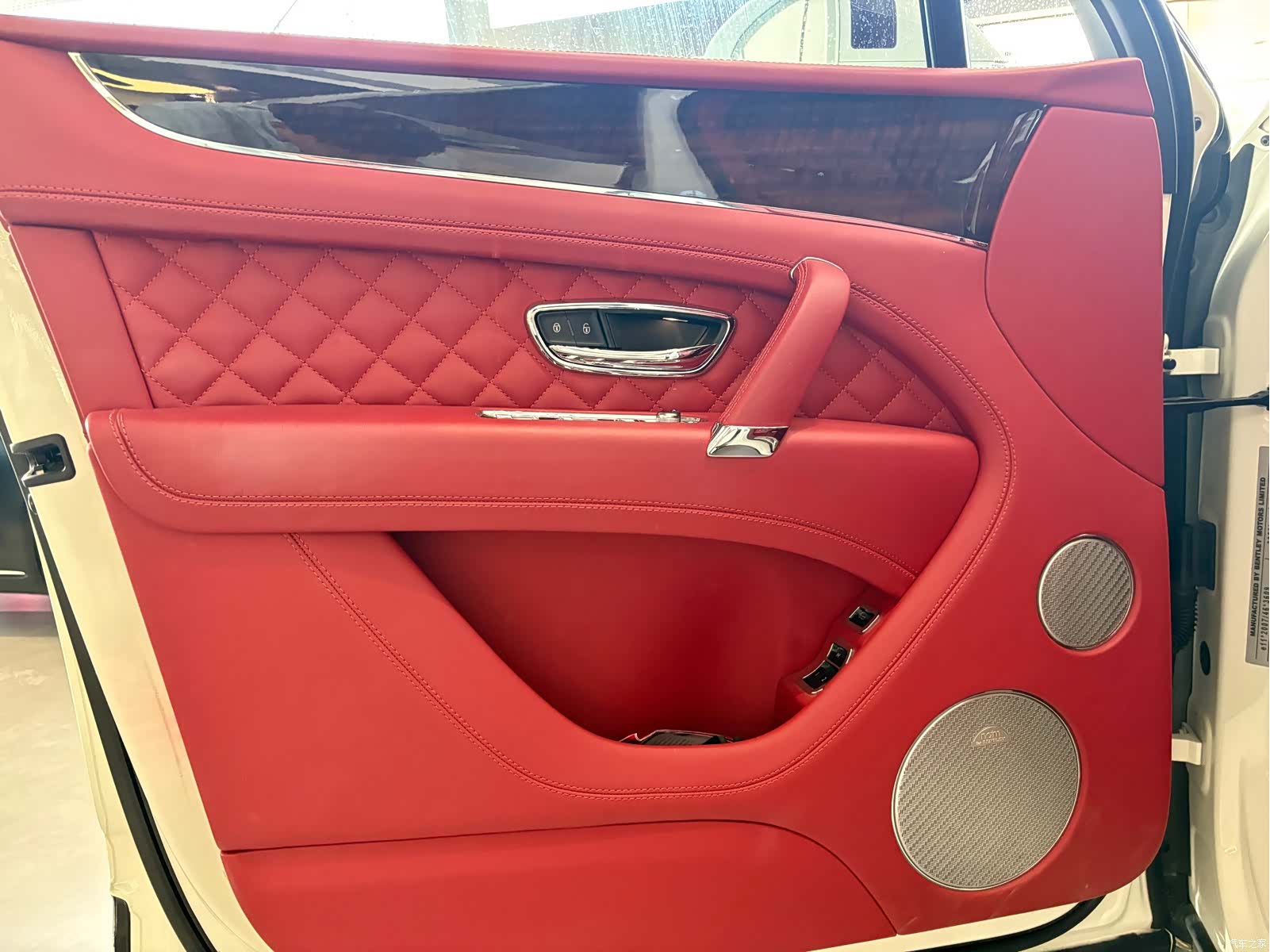 Bentley Bentayga, 2018 22