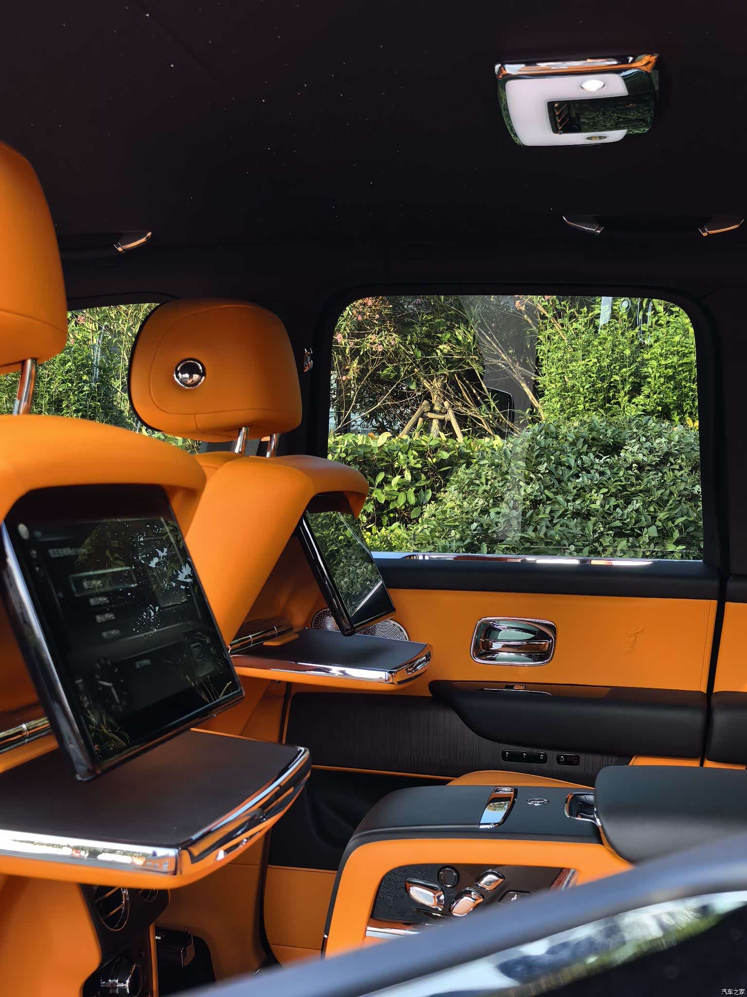 Rolls-Royce Cullinan, 2022 10