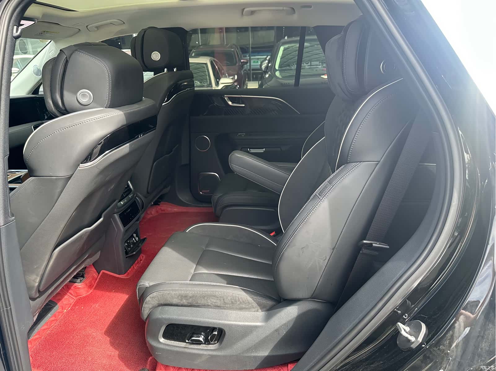 Hongqi E-HS9, 2023 8
