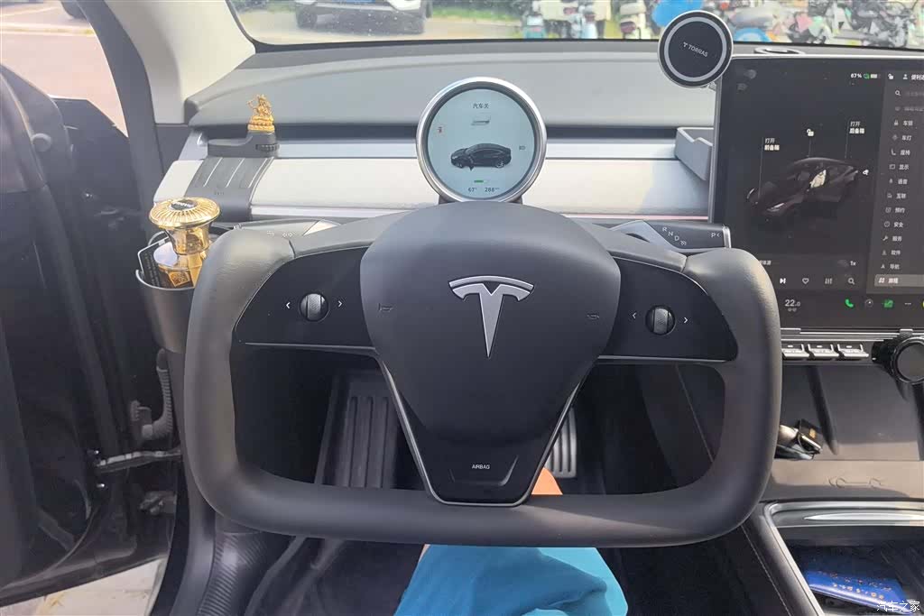 Tesla Model Y, 2024 14