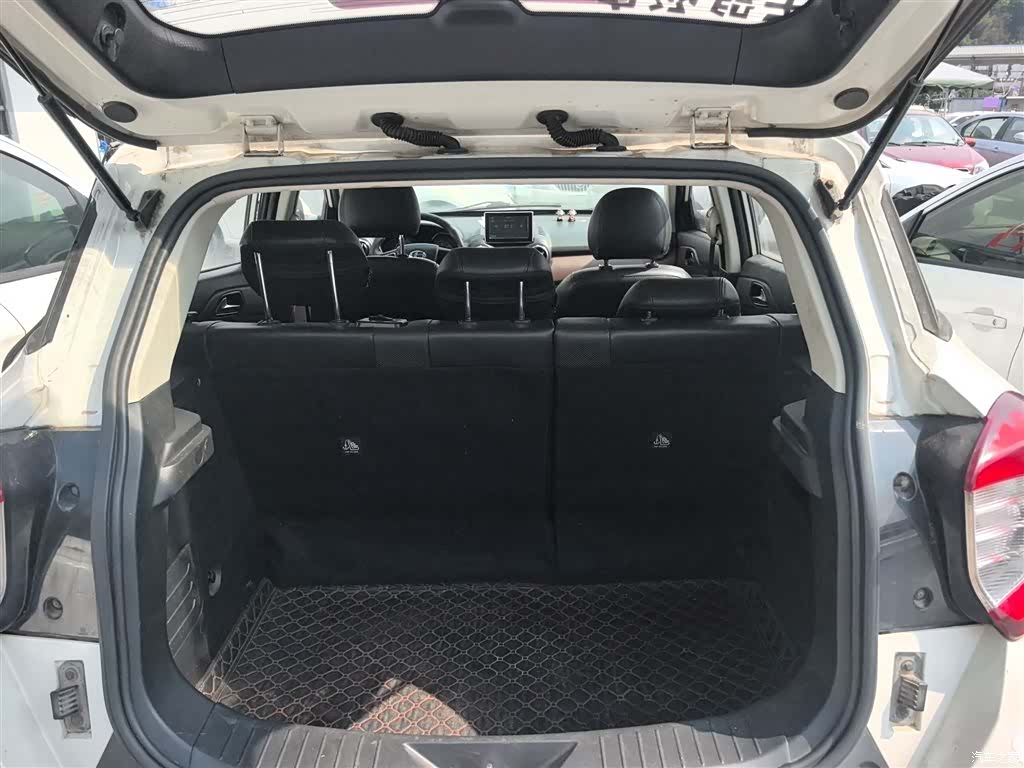 BAIC Q35, 2017 19