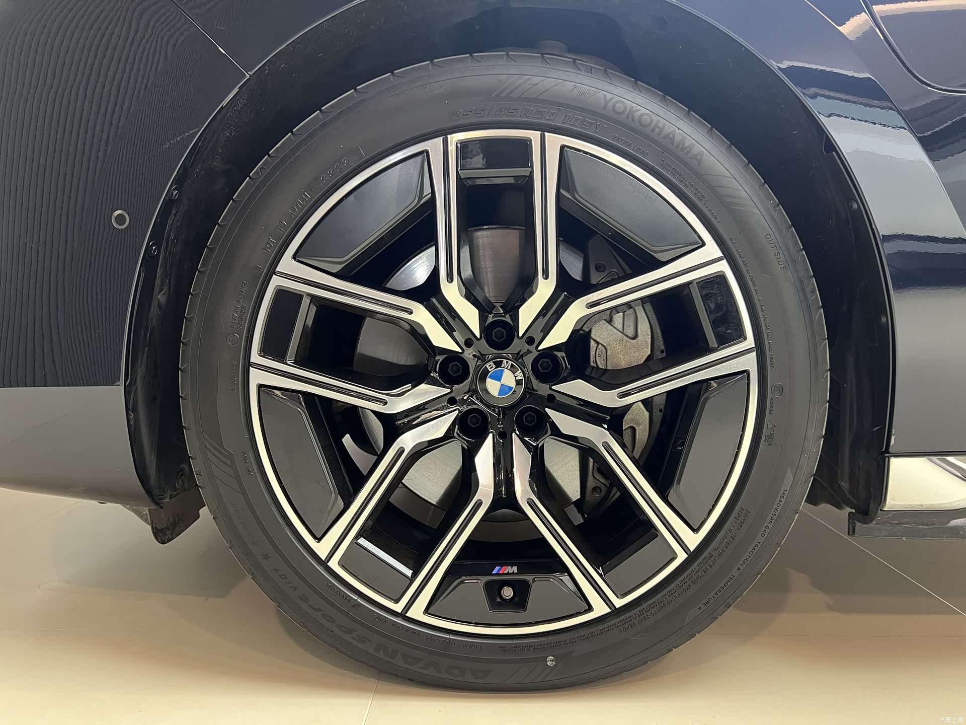 BMW i7, 2025 14