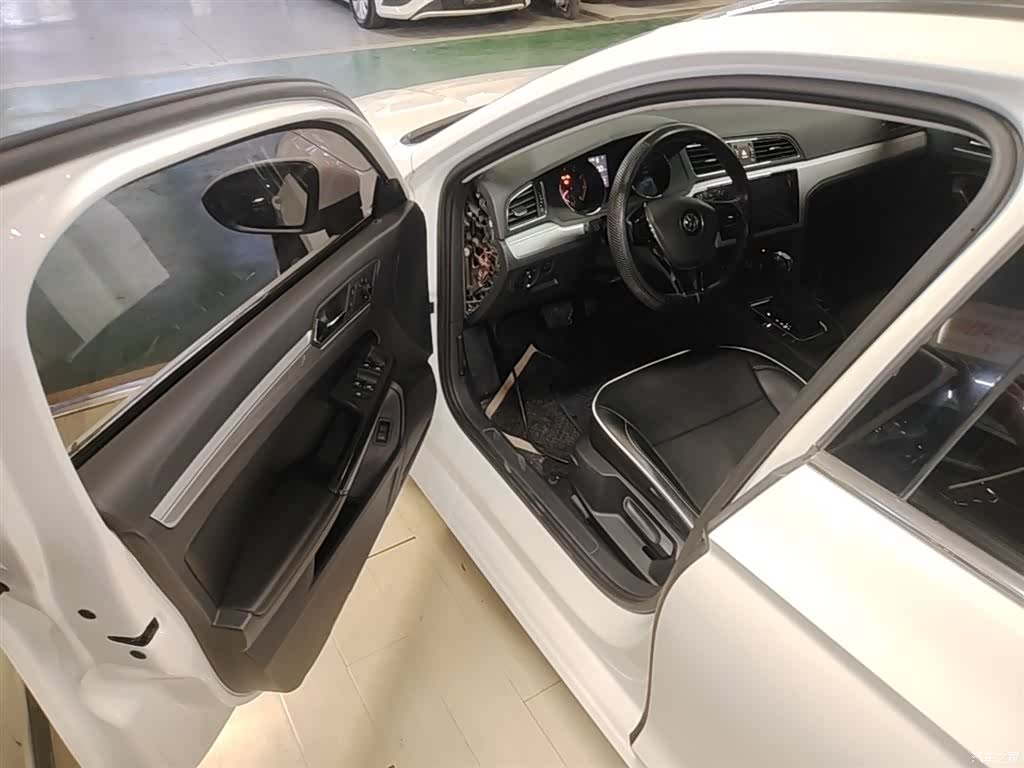 Volkswagen Lamando, 2018 16