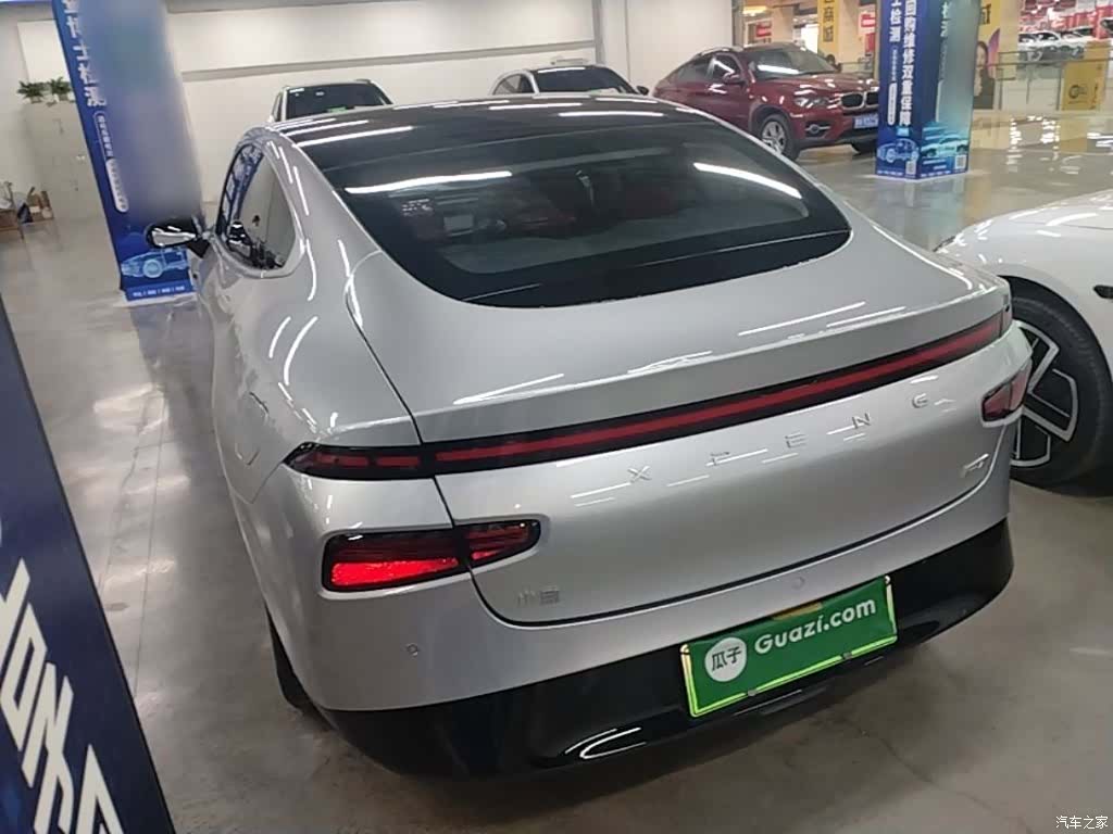 Xpeng P7, 2023 все фото