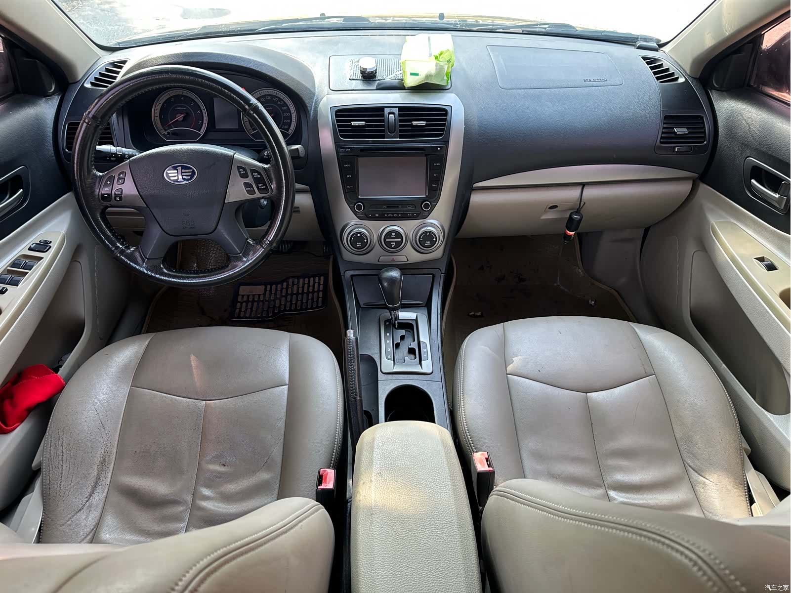Bestune B50, 2013 8