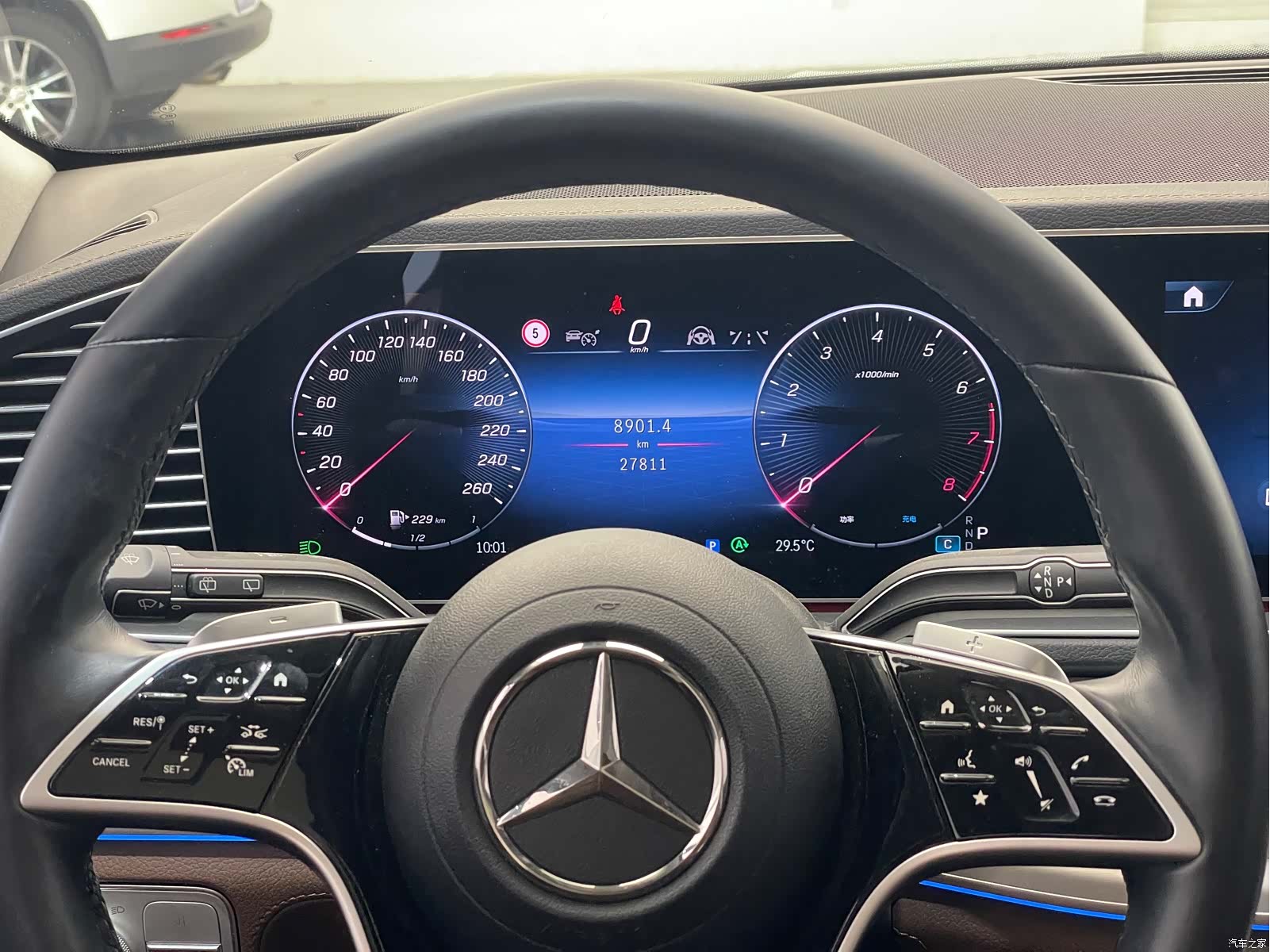 Mercedes-Benz GLE, 2024 11