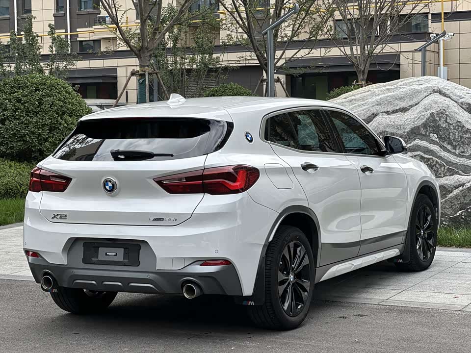 BMW X2