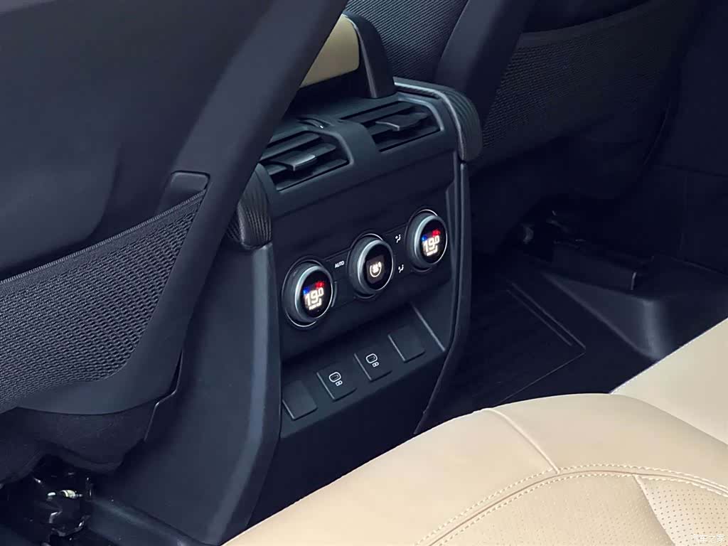 Land Rover Defender, 2025 31