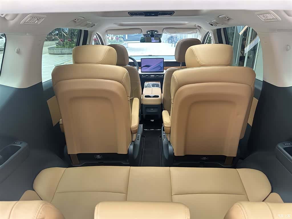 Trumpchi E8, 2024 12