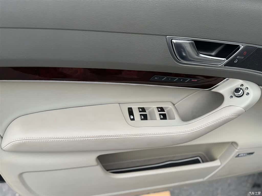 Audi A6L, 2011 9