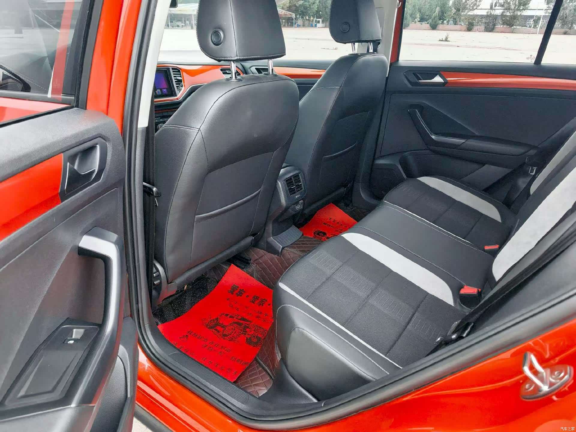 Volkswagen T-ROC, 2019 4