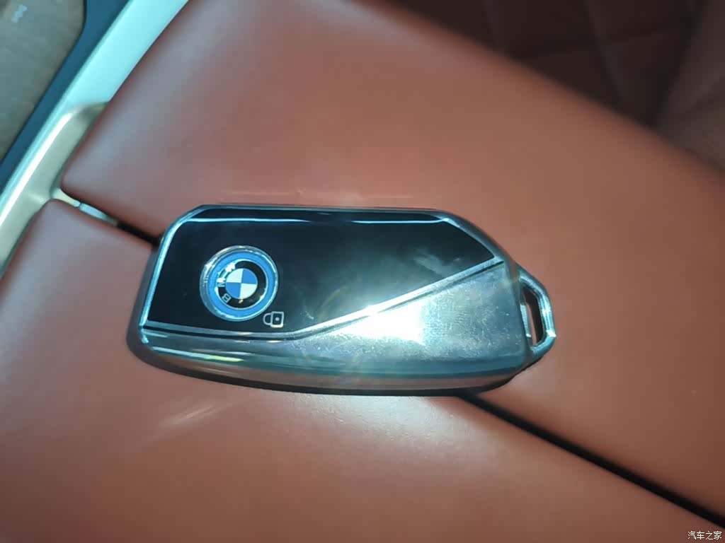 BMW iX, 2023 9