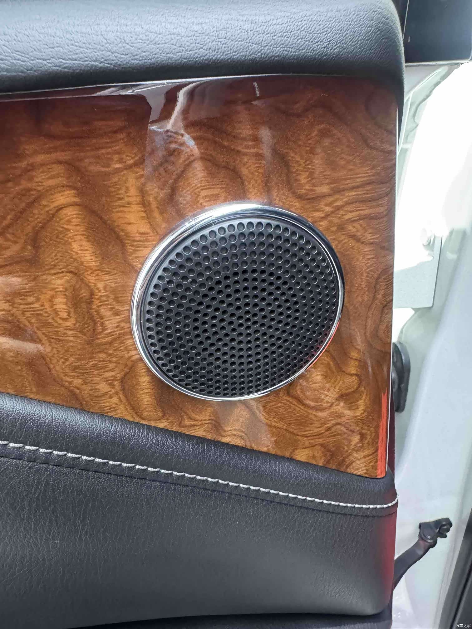 Infiniti QX80, 2019 9