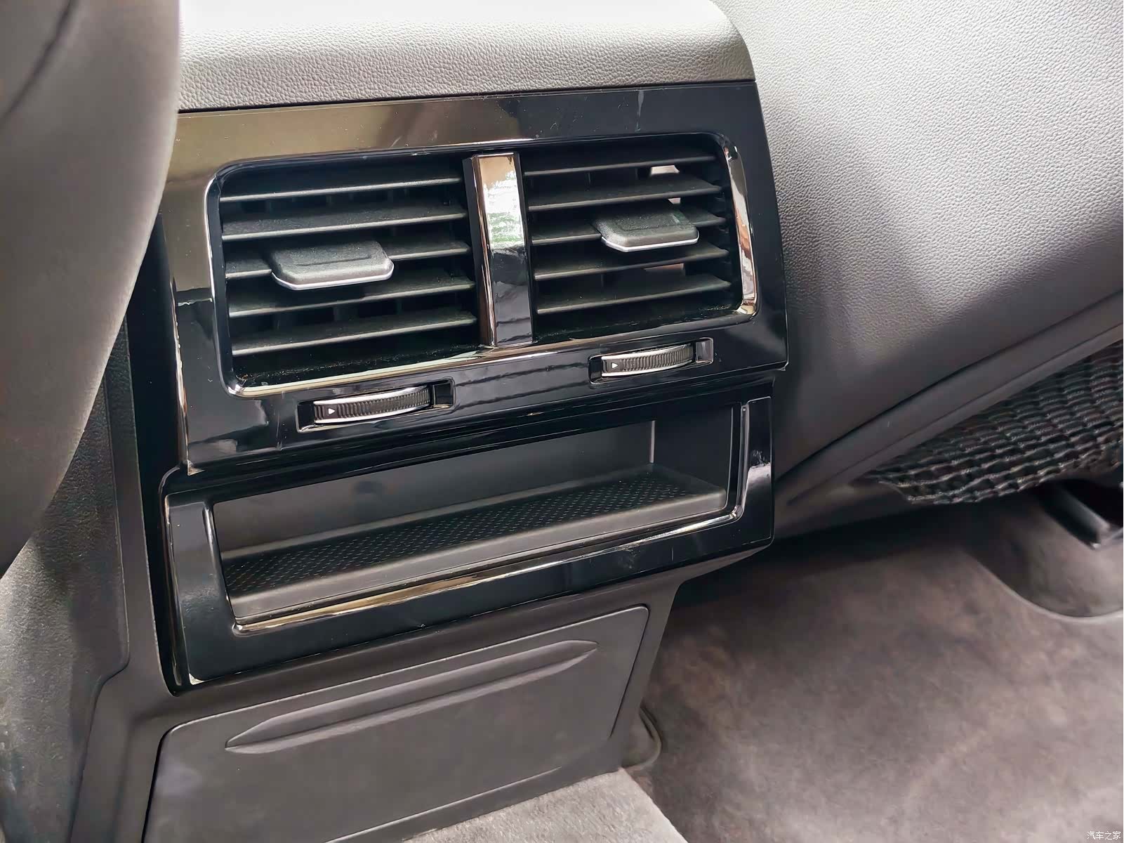 Volkswagen Touareg, 2019 12