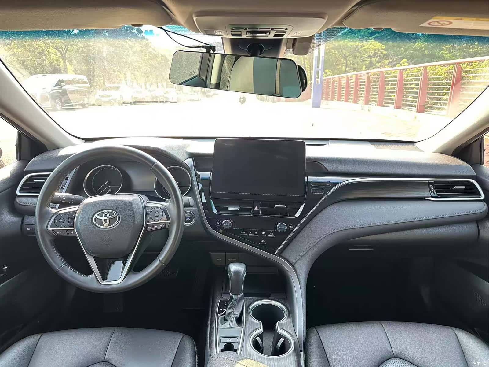 Toyota Camry, 2022 10