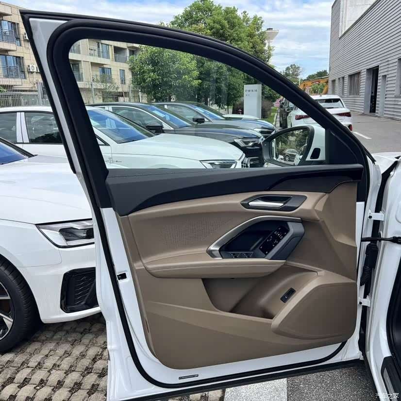 Audi Q5L, 2025 12