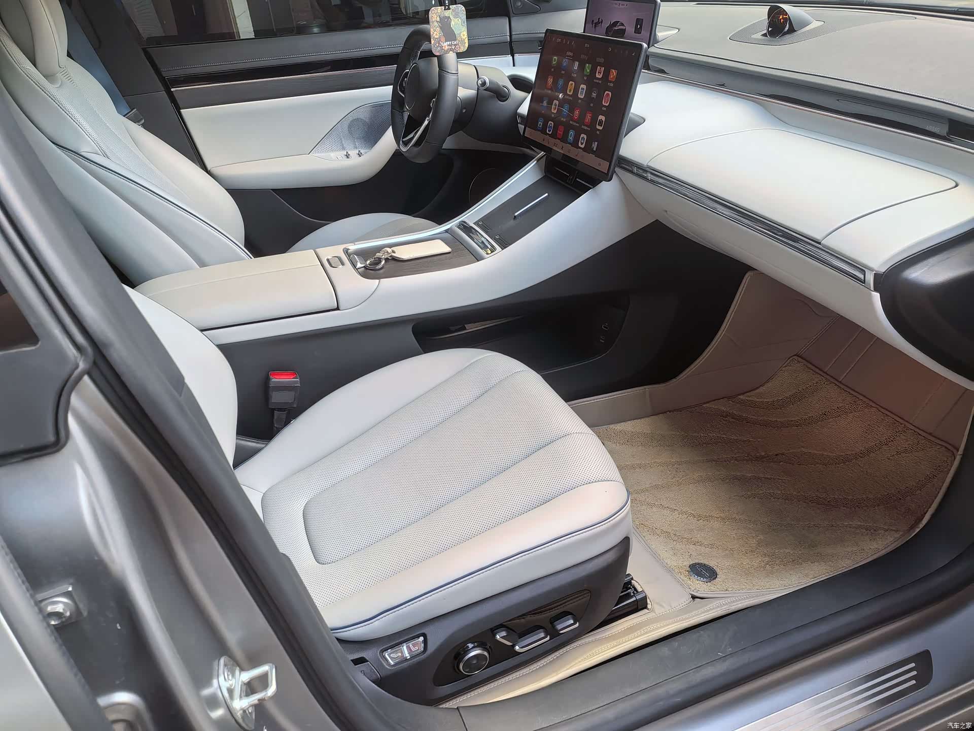 Luxeed S7, 2024 4
