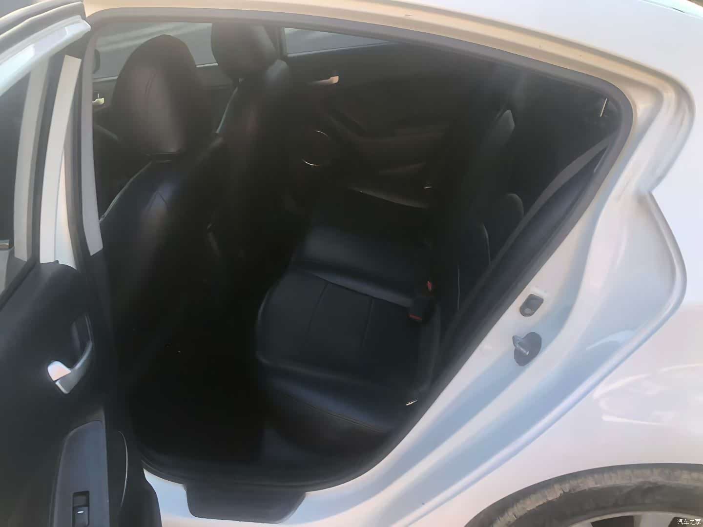Kia K3, 2013 4