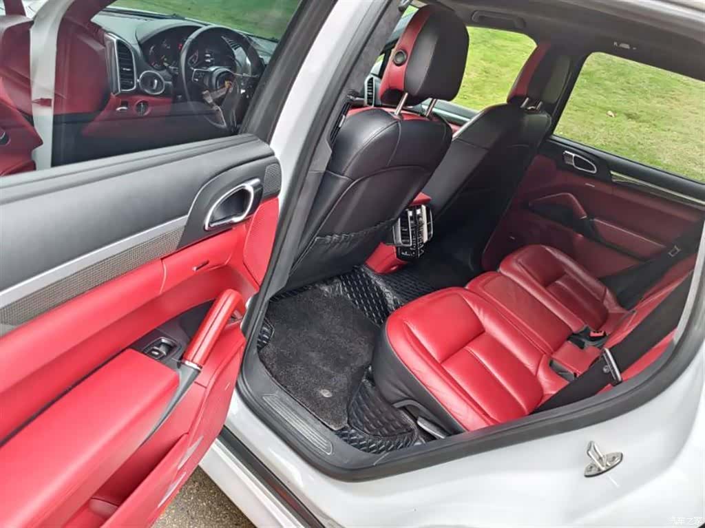 Porsche Cayenne, 2015 11
