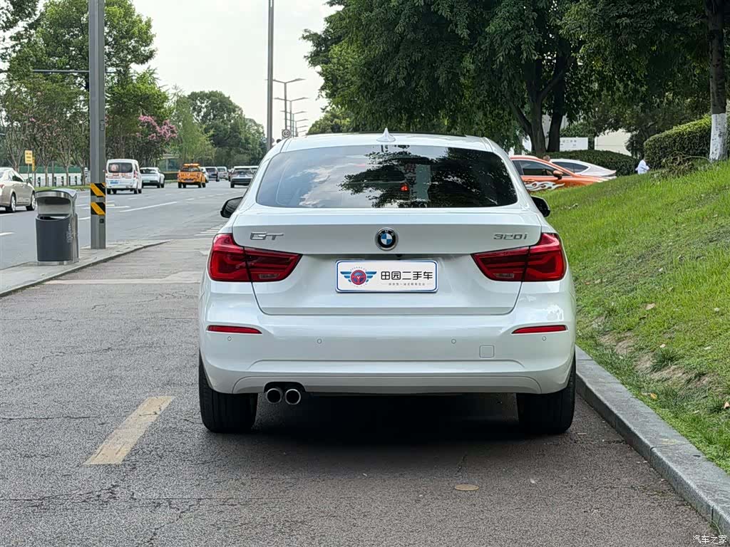 BMW 3 Series, 2018 все фото