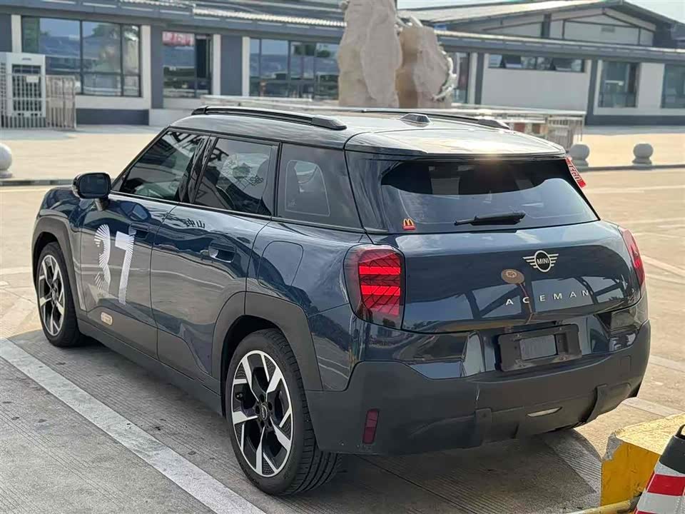 MINI Electric ACEMAN