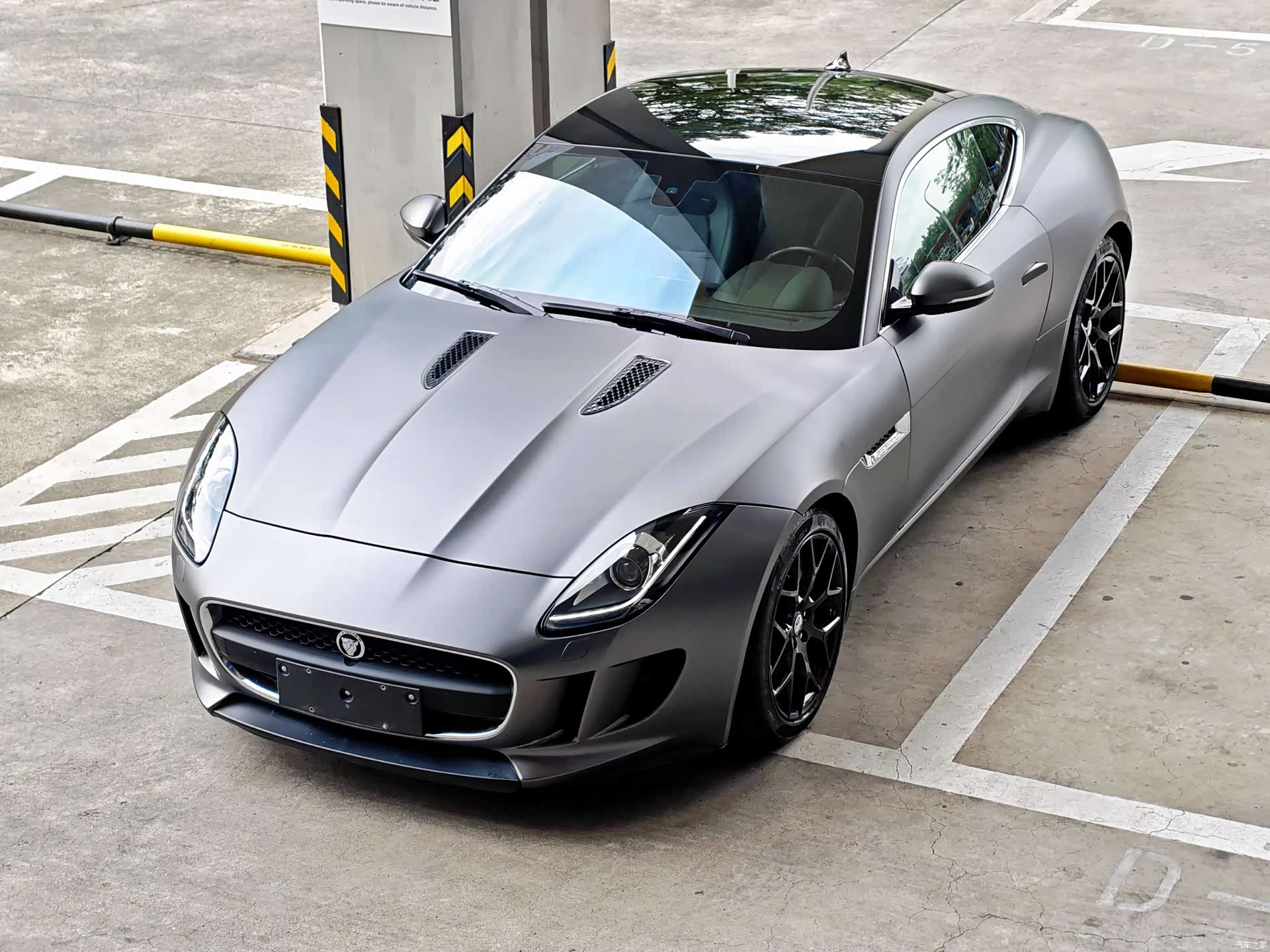 Jaguar F-TYPE, 2017 все фото