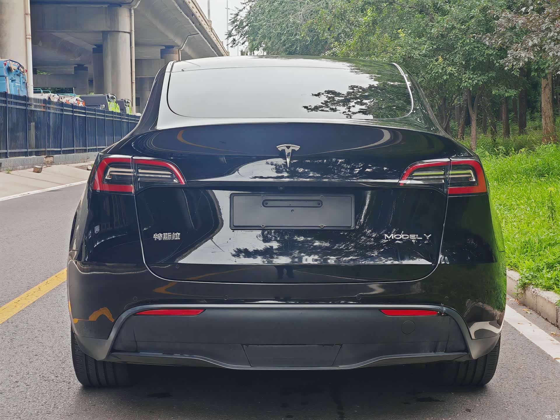 Tesla Model Y, 2021 все фото