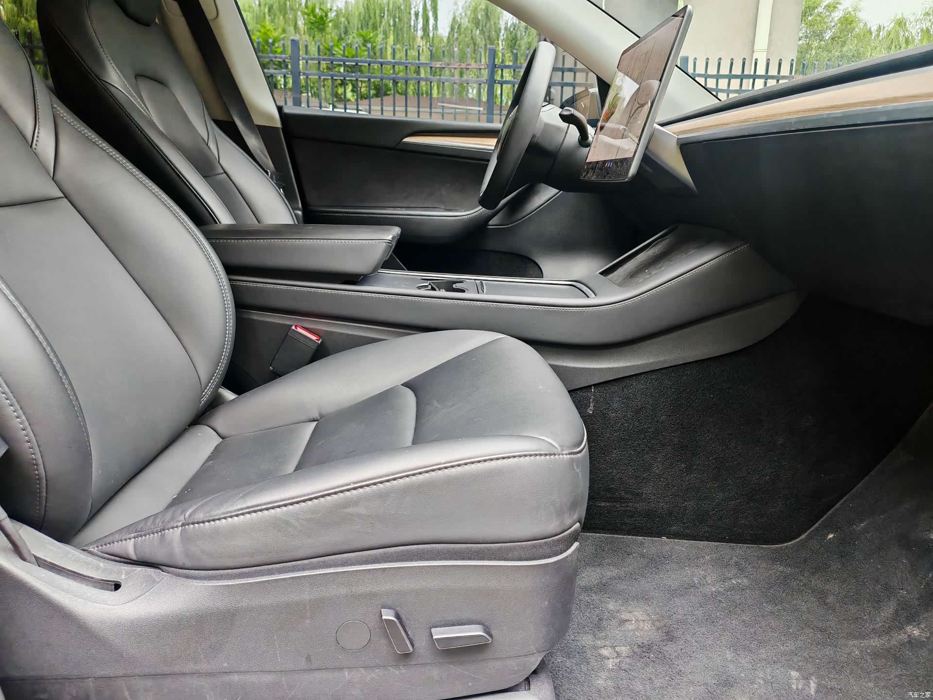 Tesla Model Y, 2021 12