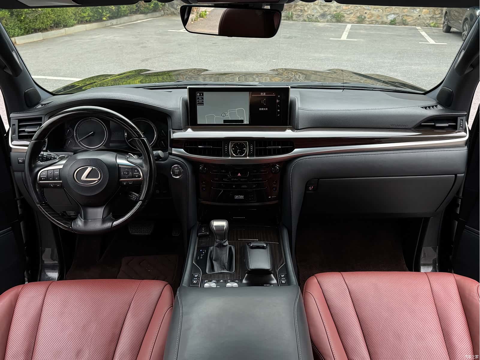 Lexus LX, 2018 8